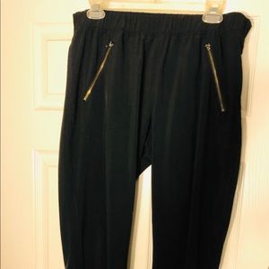 Athleta pant with zipper pockets